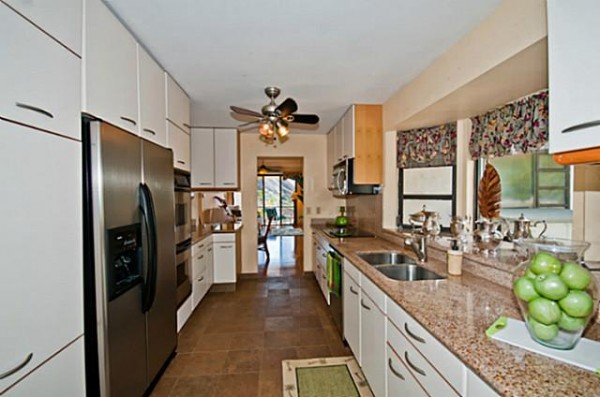 Kitchen with Granite